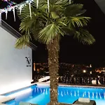 Villa View Mostar With Heated Pool & Jacuzzi *