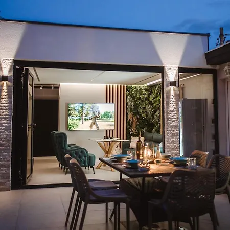 Villa View With Jacuzzi & Heated Pool *