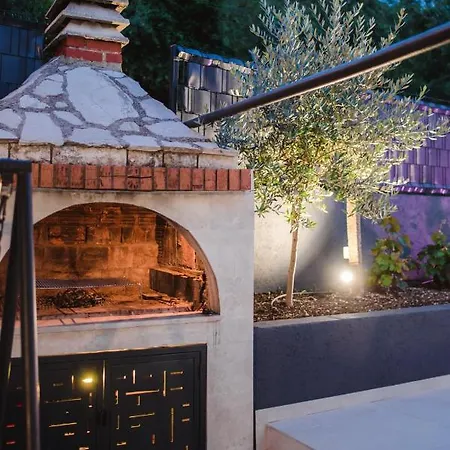 View With Jacuzzi & Heated Pool Villa *