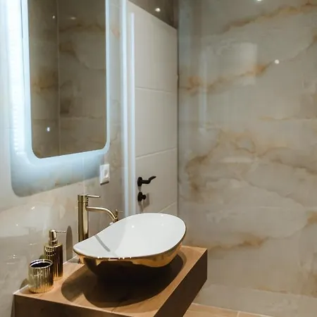 View With Jacuzzi & Heated Pool Villa *