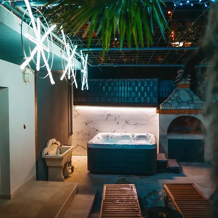 View With Heated Pool & Jacuzzi فيلة موستار