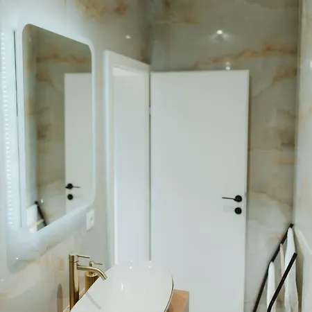 View With Jacuzzi & Heated Pool *