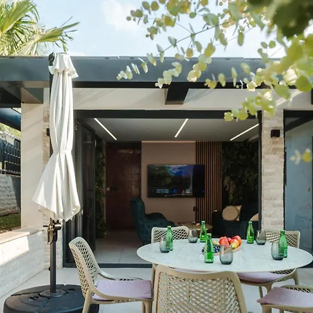 View With Heated Pool & Jacuzzi Villa