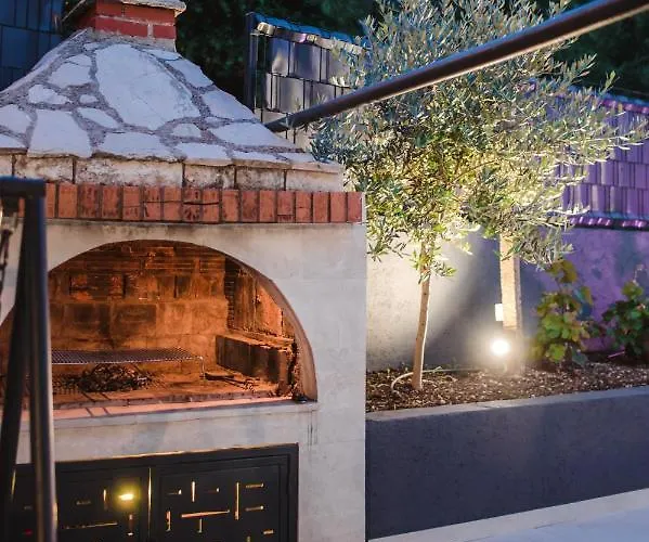 View With Jacuzzi & Heated Pool Villa *