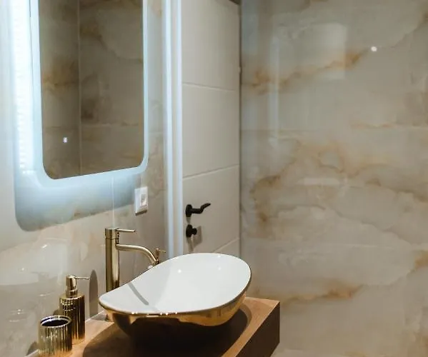 View With Jacuzzi & Heated Pool Villa *