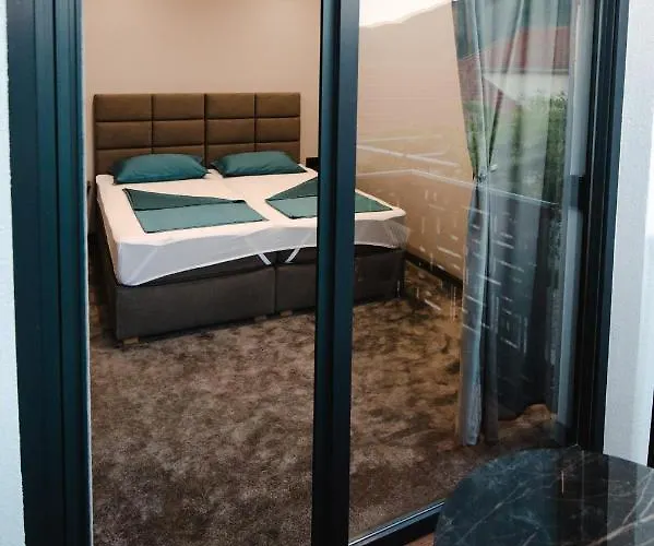 View With Jacuzzi & Heated Pool