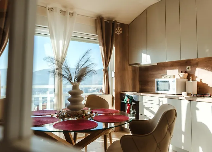 View With Jacuzzi & Heated Pool Villa