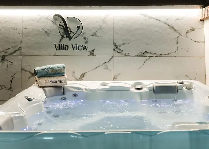 View With Jacuzzi & Heated Pool Villa