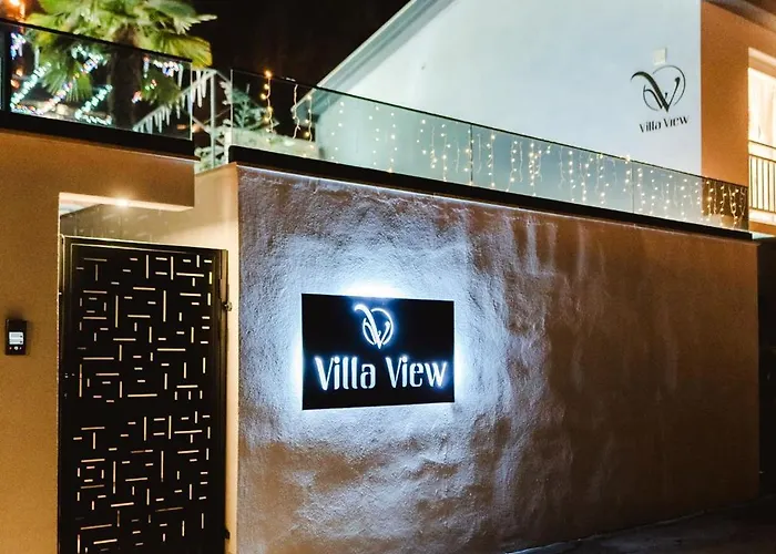 View With Jacuzzi & Heated Pool Villa *